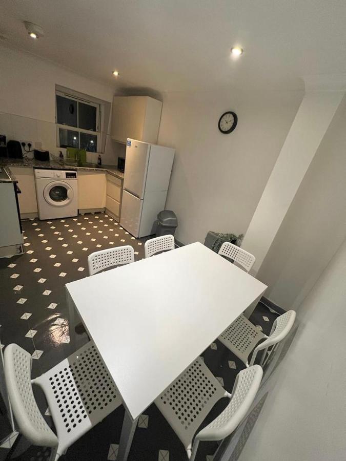 לונדון 3 Bedroom Flat In King'S Cross, St Pancras'S. 8 People מראה חיצוני תמונה