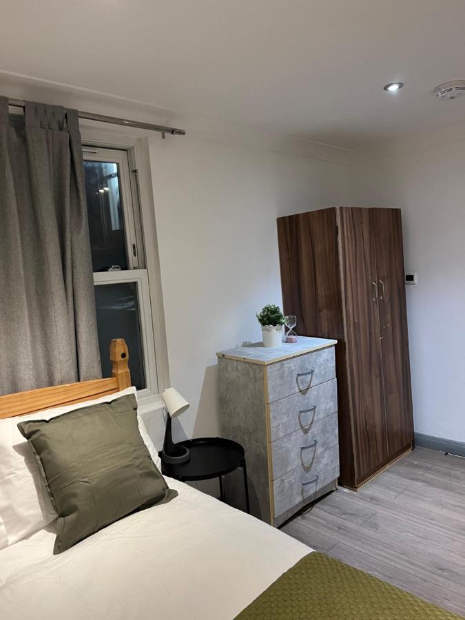 לונדון 3 Bedroom Flat In King'S Cross, St Pancras'S. 8 People מראה חיצוני תמונה